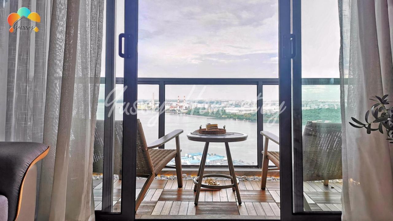 Yussy 2 Bedroom Sea View Condo At R&F Princess Cove Johor Bahru Exterior photo