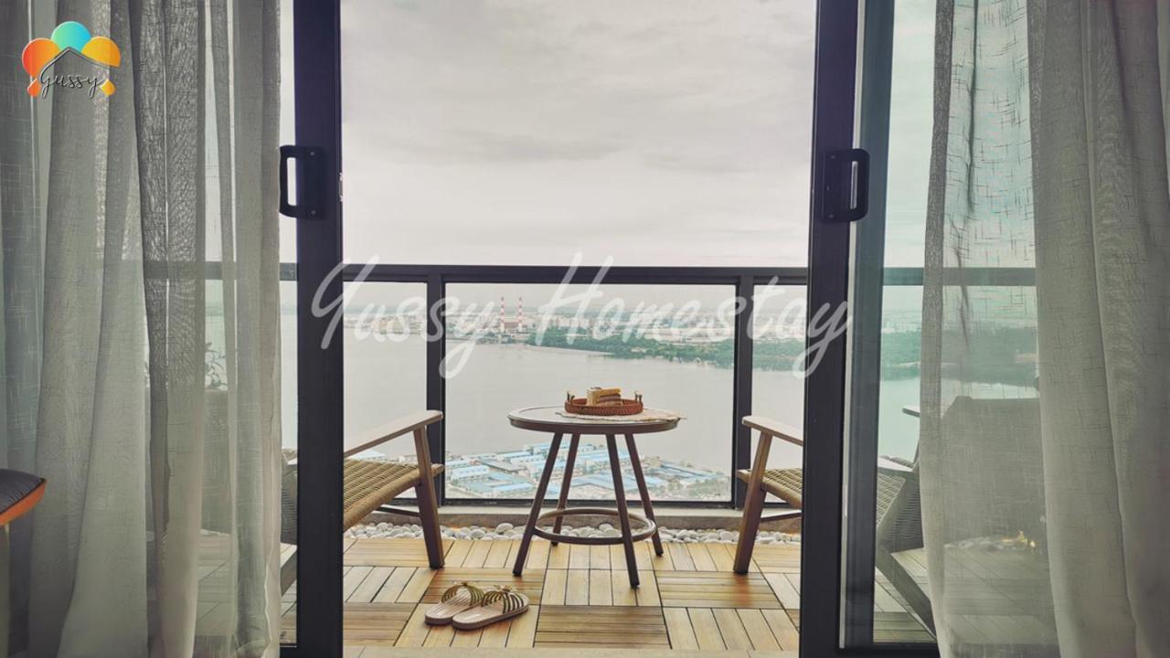 Yussy 2 Bedroom Sea View Condo At R&F Princess Cove Johor Bahru Exterior photo